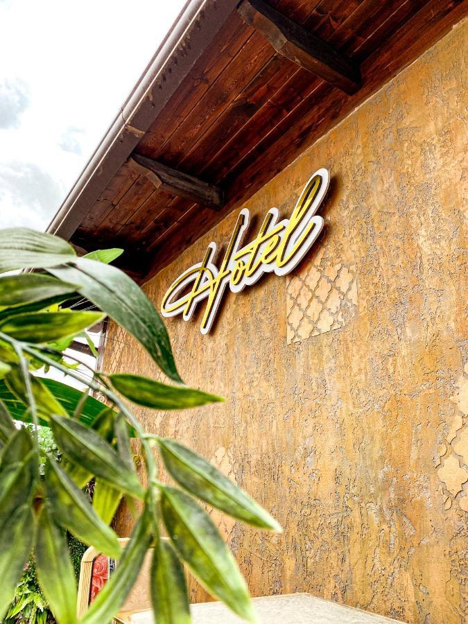 Hotel Iliria Canaj Esterno foto